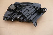 Laden Sie das Bild in den Galerie-Viewer, Frontscheinwerfer Skoda Enyaq 5LB941016 LED Rechts Scheinwerfer Headlight