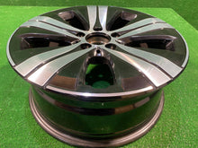 Laden Sie das Bild in den Galerie-Viewer, 1x Alufelge 17 Zoll 7.0" 5x112 44 5ET A2064017100 Mercedes-Benz W206 Rim Wheel FEL1495163064nz