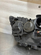 Load image into Gallery viewer, Frontscheinwerfer VW Transporter 7L1941005B Ein Stück (Rechts oder Links)