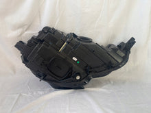 Laden Sie das Bild in den Galerie-Viewer, Frontscheinwerfer Audi A3 8Y0941011C LED Ein Stück (Rechts oder Links) Headlight