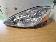Laden Sie das Bild in den Galerie-Viewer, Frontscheinwerfer Toyota Sienna Xenon Links Scheinwerfer Headlight