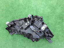 Laden Sie das Bild in den Galerie-Viewer, Frontscheinwerfer Mazda II D09K-51040 FULL LED Links Scheinwerfer Headlight