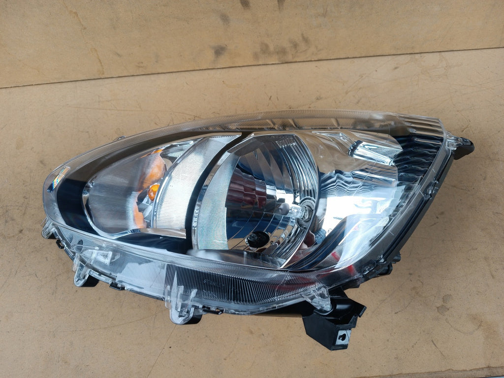 Frontscheinwerfer Mitsubishi Space Star 8301C193 Links Scheinwerfer Headlight