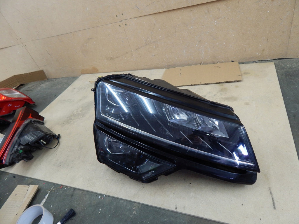 Frontscheinwerfer Skoda Karoq 57B941016F Rechts Scheinwerfer Headlight SCH1042700299oe