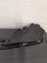 Laden Sie das Bild in den Galerie-Viewer, Frontscheinwerfer VW Caddy I 2K1941016A Rechts Scheinwerfer Headlight SCH1125706470gs