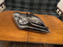 Laden Sie das Bild in den Galerie-Viewer, Frontscheinwerfer Seat Toledo IV 90037322 LED Rechts Scheinwerfer Headlight