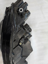 Laden Sie das Bild in den Galerie-Viewer, Frontscheinwerfer Skoda Fabia IV 6VB941016 Full LED Rechts Headlight SCH9042285450he