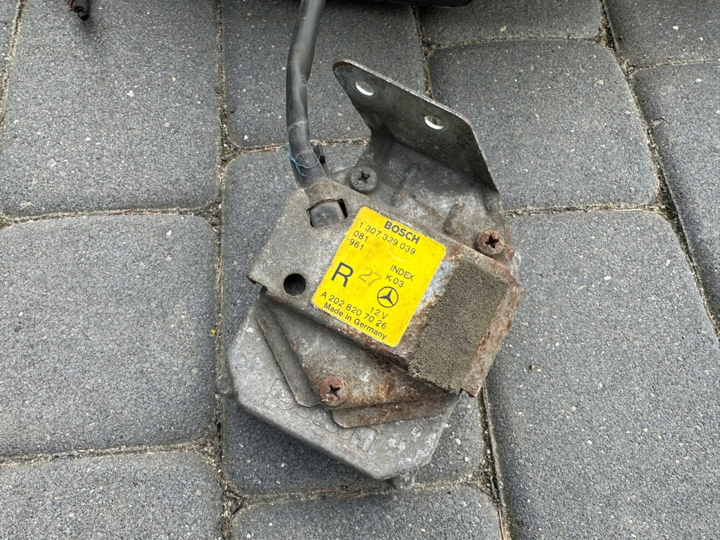 Frontscheinwerfer Mercedes-Benz W202 A2028203361 Xenon Ein Satz Headlight SCH8589392981eb