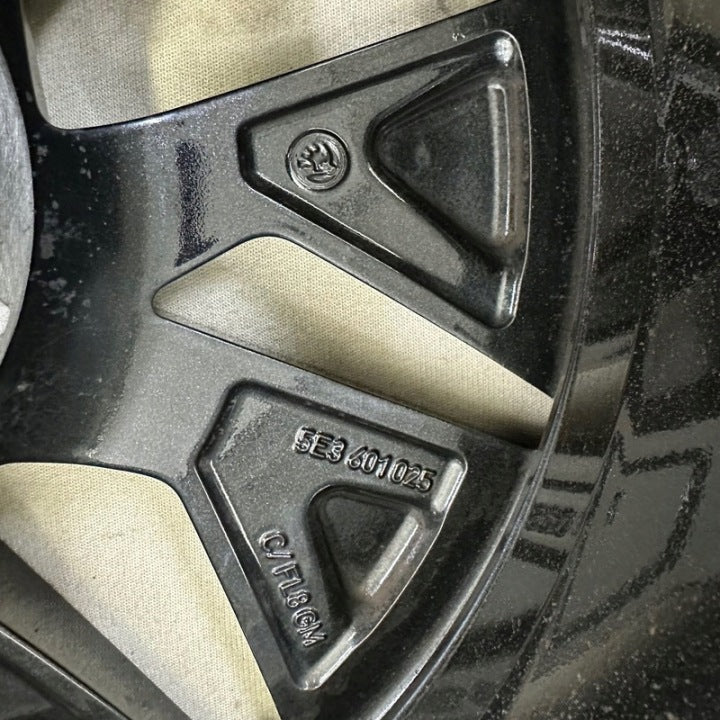 1x Alufelge 17 Zoll 7.5" 5x112 46ET Graphit 5E3601025C Mg Octavia Iv Rim Wheel FEL6959730849vk