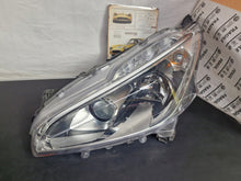 Laden Sie das Bild in den Galerie-Viewer, Frontscheinwerfer Peugeot 208 90132563 Links Scheinwerfer Headlight SCH5024511511fz