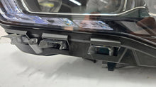 Laden Sie das Bild in den Galerie-Viewer, Frontscheinwerfer Mercedes-Benz Cla X118 C118 A1189061301 Links Headlight SCH6141851095aw