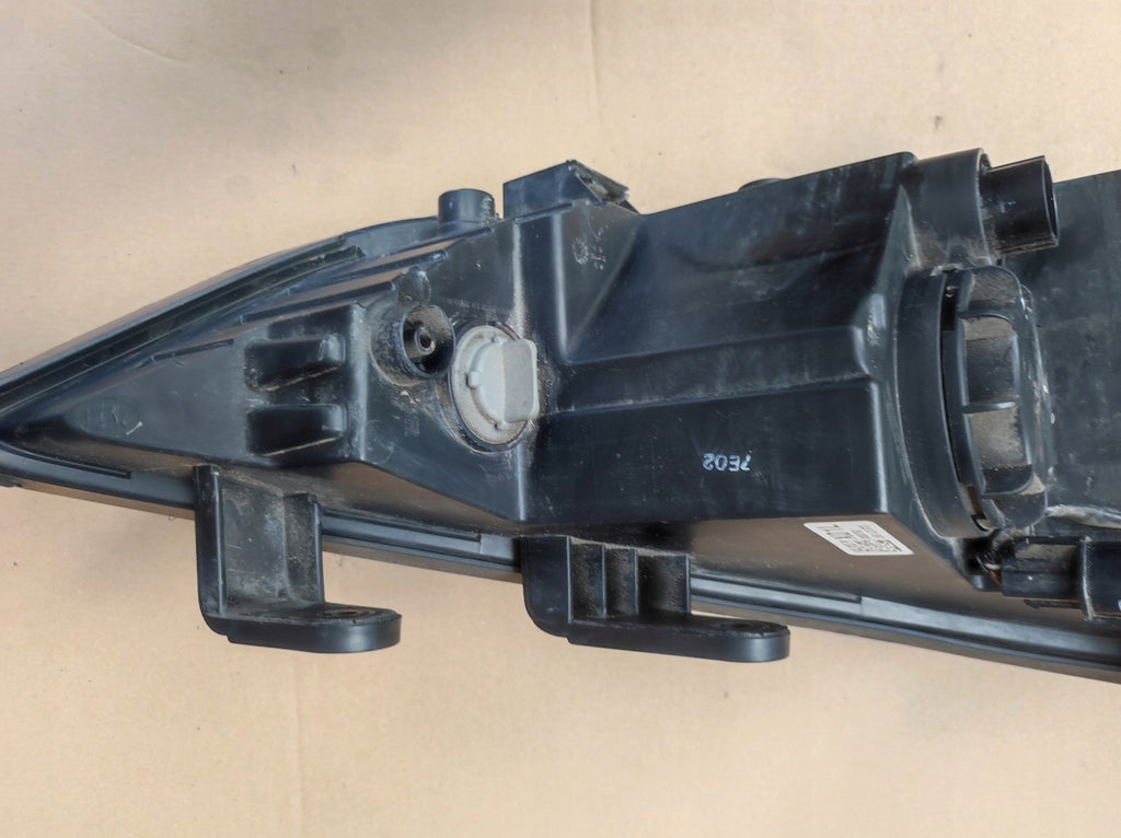 Frontscheinwerfer Hyundai Elantra 92101-F2100 202092101 LED Links Headlight