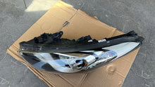 Laden Sie das Bild in den Galerie-Viewer, Frontscheinwerfer Hyundai I30 Links Scheinwerfer Headlight