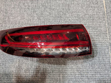 Laden Sie das Bild in den Galerie-Viewer, Rückleuchte Mercedes-Benz Eqc A2939062101 Links Rearlight