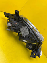 Laden Sie das Bild in den Galerie-Viewer, Frontscheinwerfer Mitsubishi Outlander III 8301D3-32 LED Rechts Headlight