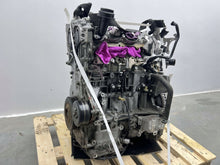 Load image into Gallery viewer, Motor Mercedes-Benz W177 282914 1.3 CGI 150PS 64TKm 2021 Benzin Unkomplett