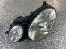 Load image into Gallery viewer, Frontscheinwerfer Mercedes-Benz W211 Links Scheinwerfer Headlight SCH1068437312ct