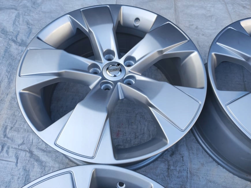 4x Alufelge 18 Zoll 7.5" 5x108 50 5ET Glanz Silber 31471553 Volvo Xc60 I FEL1013076024kb