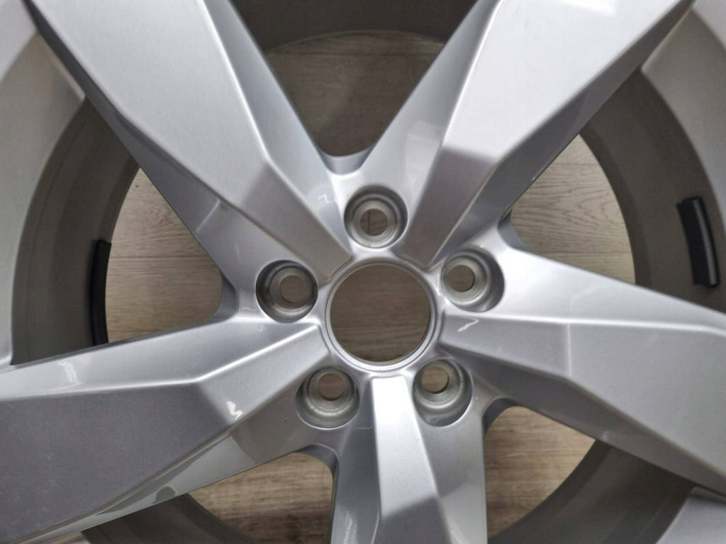 1x Alufelge 17 Zoll 6.5" 5x100 49ET Glanz Silber 2GM601025A VW T-Cross Rim Wheel FEL9454703305uw