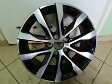 Laden Sie das Bild in den Galerie-Viewer, 1x Alufelge 17 Zoll 7.0&quot; 5x108 50ET Schwarz 31650337 Volvo S60 V60 V40 Rim Wheel