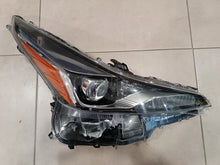 Laden Sie das Bild in den Galerie-Viewer, Frontscheinwerfer Toyota Prius Rechts Scheinwerfer Headlight