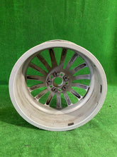 Laden Sie das Bild in den Galerie-Viewer, 1x Alufelge 19 Zoll 8.0" 5x112 30ET Glanz Silber 6863419 BMW 1 Rim Wheel FEL2908061407jb