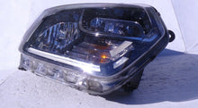 Laden Sie das Bild in den Galerie-Viewer, Frontscheinwerfer Dacia Duster 260101133R Rechts Scheinwerfer Headlight