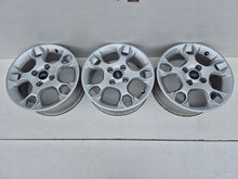 Laden Sie das Bild in den Galerie-Viewer, 1x Alufelge 15 Zoll 6.0&quot; 4x108 47 5ET Ford Fiesta Rim Wheel