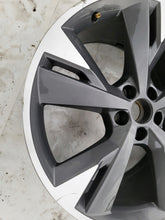 Laden Sie das Bild in den Galerie-Viewer, 1x Alufelge 20 Zoll 9.0&quot; 5x112 42ET 89A601025L Audi E-Tron Rim Wheel