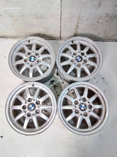 Laden Sie das Bild in den Galerie-Viewer, 4x Alufelge 15 Zoll 5x120 1182608 BMW 3 E36 Rim Wheel