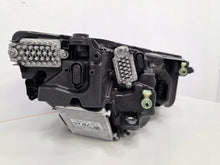 Laden Sie das Bild in den Galerie-Viewer, Frontscheinwerfer Skoda Octavia IV 5E4941035 Links Scheinwerfer Headlight SCH5744532681ic