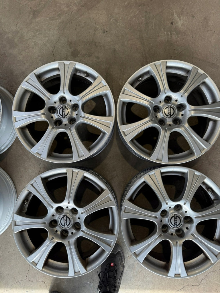 4x Alufelge 16 Zoll 6.5" 5x114.3 40ET Silber RCD10-656 Nissan Rim Wheel FEL8703402587ik