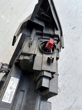 Laden Sie das Bild in den Galerie-Viewer, Frontscheinwerfer Audi Q3 8U0941003H Xenon Links Scheinwerfer Headlight