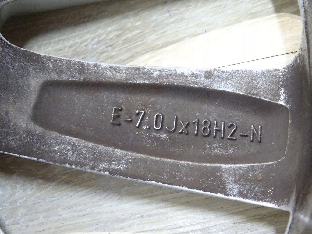 1x Alufelge 18 Zoll 7.0" 5x112 43ET Glanz Silber 83A601025G Audi Q3 Rim Wheel FEL1499554167rs