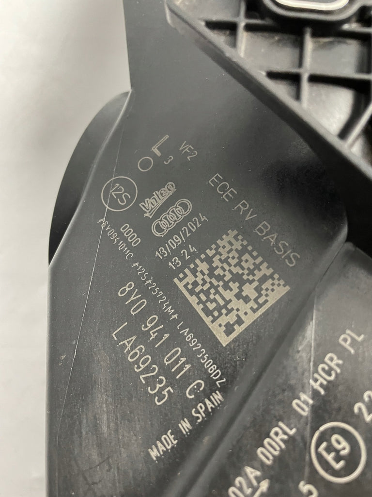 Frontscheinwerfer Audi A3 8Y0941011C LED Ein Stück (Rechts oder Links) Headlight SCH7421706129pl