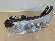 Laden Sie das Bild in den Galerie-Viewer, Frontscheinwerfer Toyota Land Cruiser Xenon Ein Satz Scheinwerfer Headlight SCH1714608321hp