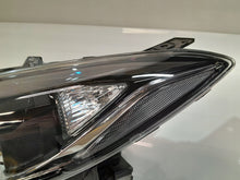 Laden Sie das Bild in den Galerie-Viewer, Frontscheinwerfer Mazda 3 B45A51040 Links Scheinwerfer Headlight