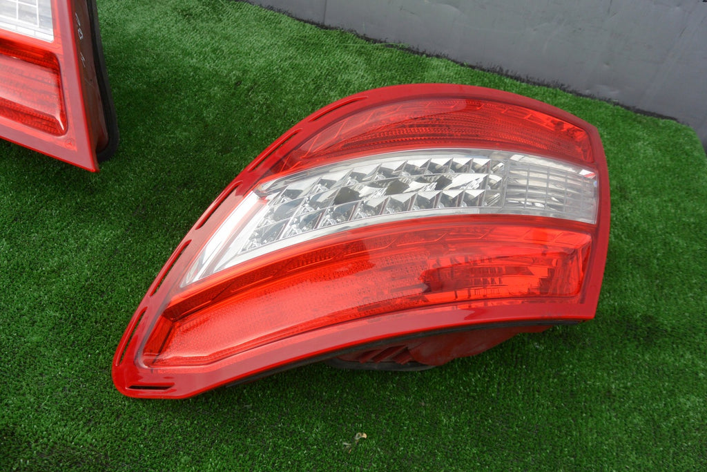 Rückleuchte Mercedes-Benz 2048202064 2048201964 Ein Stück (Rechts oder Links)