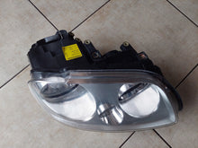 Load image into Gallery viewer, Frontscheinwerfer VW Caddy III Touran 2K0941006 Rechts Scheinwerfer Headlight SCH8273775235yo