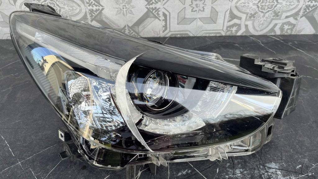 Frontscheinwerfer Mazda 2 D09K-51030 LED Rechts Scheinwerfer Headlight