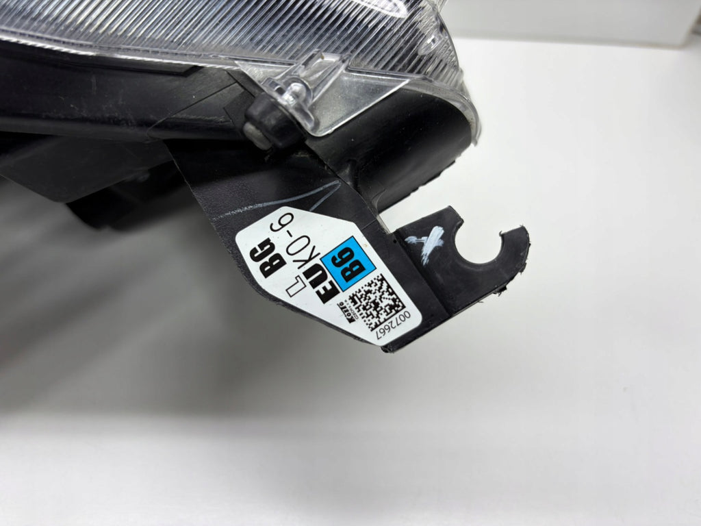 Frontscheinwerfer Toyota IV Yaris EUK0-6 Links Scheinwerfer Headlight SCH9326392238ow