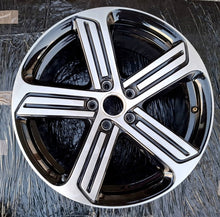 Laden Sie das Bild in den Galerie-Viewer, 1x Alufelge 18 Zoll 7.5" 5x112 49ET Glanz Schwarz 5G0601025AG VW I Rim Wheel FEL7331657899uo