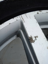 Load image into Gallery viewer, 1x Alufelge 19 Zoll 9.5" 5x112 48ET Glanz Silber A2184011702 Mercedes-Benz FEL1493326428ji