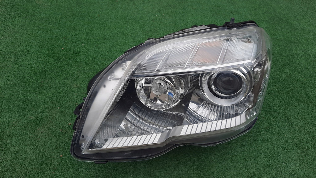 Frontscheinwerfer Mercedes-Benz W204 Xenon Links Scheinwerfer Headlight