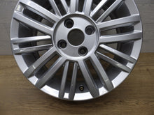 Laden Sie das Bild in den Galerie-Viewer, 1x Alufelge 15 Zoll 5.5&quot; 4x100 41ET Glanz Silber 1S0601025S VW Up Rim Wheel