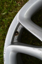 Load image into Gallery viewer, 1x Alufelge 20 Zoll 9.0" 5x130 60ET Glanz 7L5601025N Porsche Cayenne Rim Wheel FEL3635518850ri