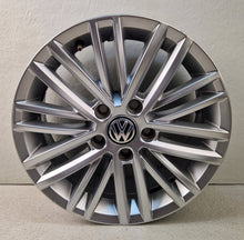 Laden Sie das Bild in den Galerie-Viewer, 1x Alufelge 16 Zoll 6.5" 5x112 46ET Glanz Silber 5G0601025AT VW Golf VII I FEL4988724548bd