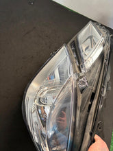 Laden Sie das Bild in den Galerie-Viewer, Frontscheinwerfer Mercedes-Benz W212 A2128201959 Xenon Links Headlight SCH4593071918ib