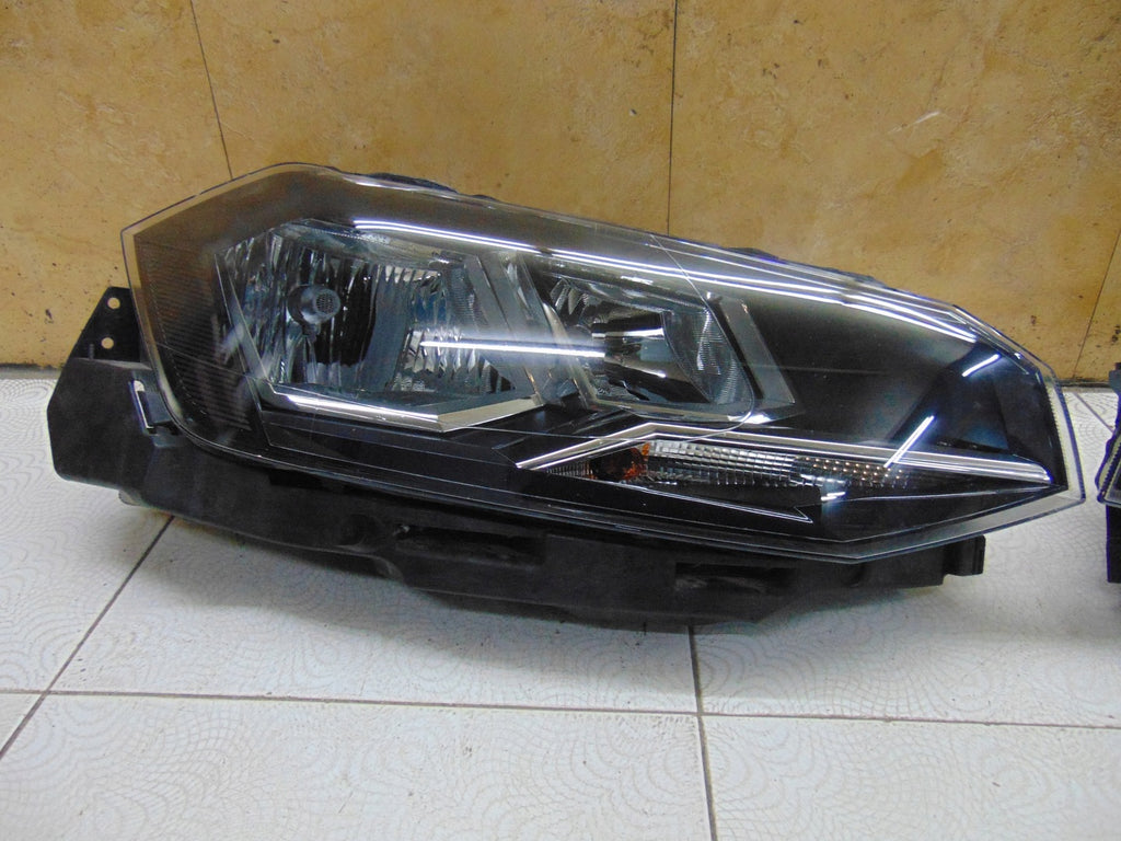 Frontscheinwerfer VW Polo LED Ein Stück (Rechts oder Links) Headlight