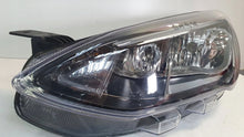 Laden Sie das Bild in den Galerie-Viewer, Frontscheinwerfer Ford Focus JX7B-13W030-CE Links Scheinwerfer Headlight